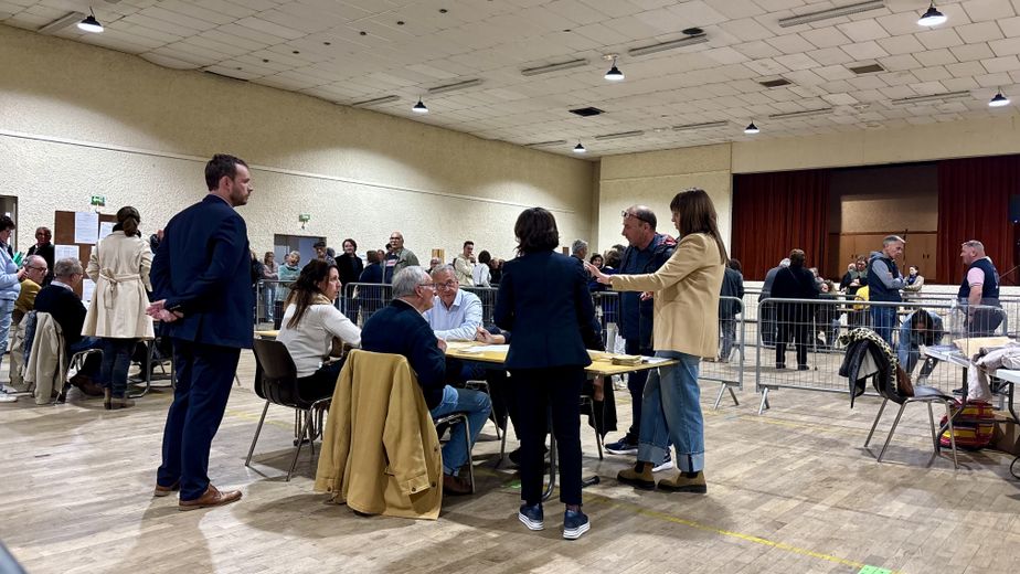 Lors du dépouillement du second tour des élections municipales 2026 à Souillac.